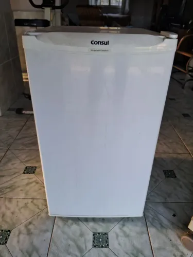 Frigobar Consul 120 L 127 V, branquinho lindo, perfeito estado.