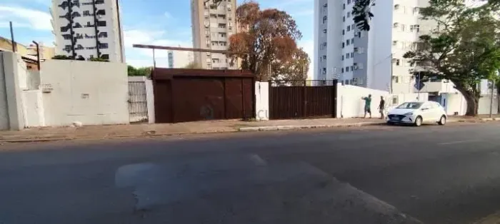 Vende Terreno de 1765m para comercial ou Incorporação
