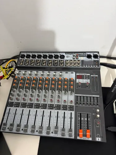 Mesa de som SOUNDCRAFT 1202FX