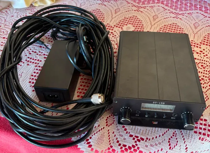 Antena via rádio para som automotivo
