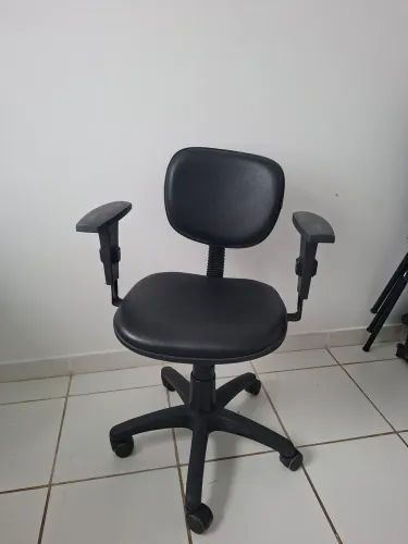Cadeira de escritório giratória