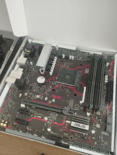 Placa-mãe Asus Prime B450m Gaming/br Amd Am4 Ddr4 Ryzen (Usado) Leia o anúncio