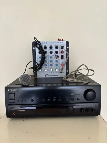 CONJUNTO DE ÁUDIO PIONNER VSX 455 + MIXER NANOMIX + MICROFONE