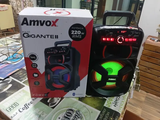 Caixa Amplificada Amvox 220w seminova!!
