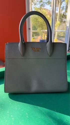 Bolsa Prada Bibliotheque Cinza e Creme