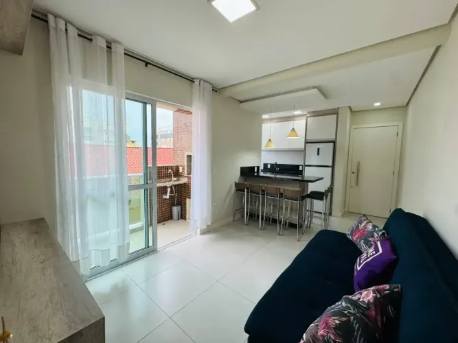 Apartamento mobiliado com suíte e churrasqueira na Praia de Palmas  Governador Celso Ramos