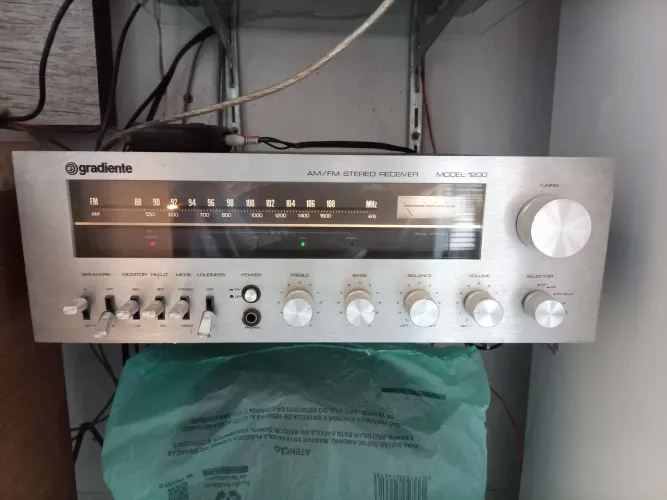 Gradiente Model 1200