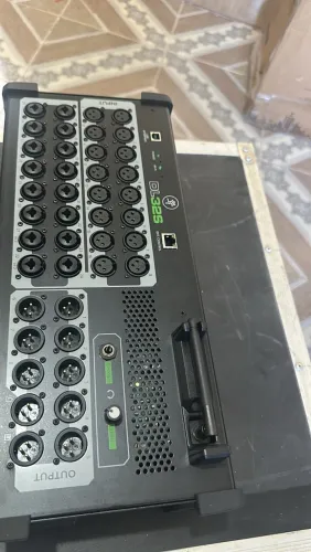 Mesa de som / mixer / console Makie DL32 Rack novinha