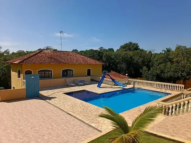 Sitio para Eventos em Santa Luzia bem Localizado com 6 Dormitorios