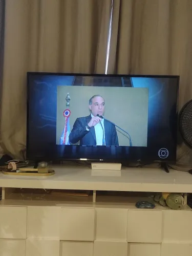 Tv smart 43 polegadas LG em perfeito estado.