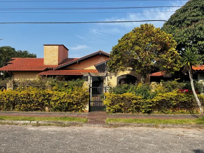 Casa térrea 3 dormitórios à venda, bairro Centro -Garopaba -SC