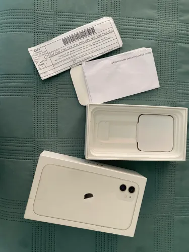 iPhone 11, único dono, caixa e NF. 