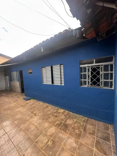 ALUGA-SE BARRACÃO RESIDÊNCIAL