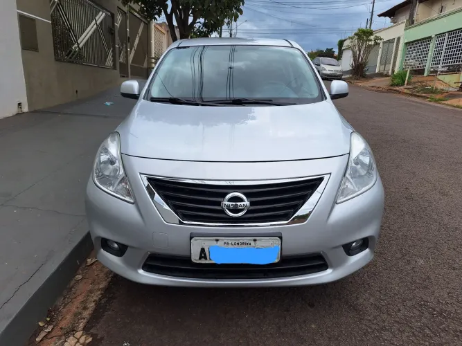 Nissan Versa SL 1.6 16V Flex Fuel 4P Mec. 2013