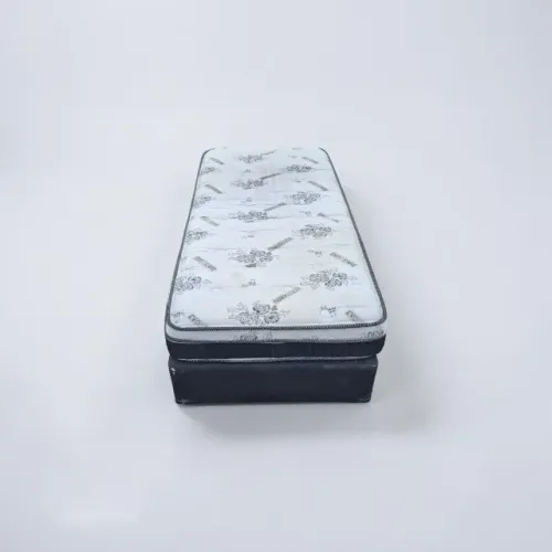 Cama box preta e branca, em bom estado.