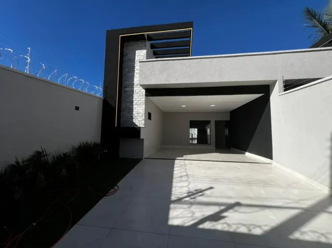 CASA 3 SUITES  NO PARQUE INDUSTRIAL JOÃO BRAZ