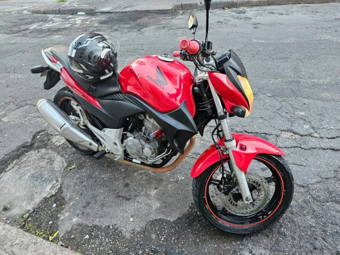 CB300