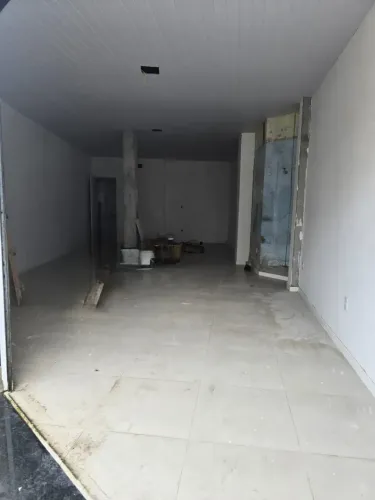 Alugo ponto comercial com 60 metros quadrados em Paripe - Salvador - BA