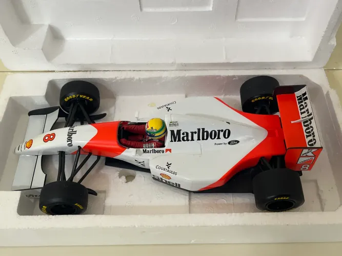 Ayrton Senna F1 Minichamps 1:18 McLaren Ford V8 MP4/8 - 1993