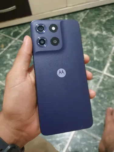 Vendo Moto G17 256GB seminovo, sem trincos na tela, já com película.