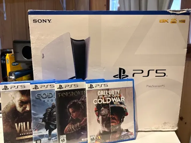PlayStation 5 Slim Disk 1 TB e 1 controle branco com 4 jogos