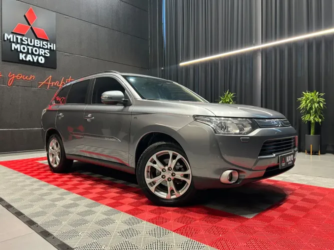 Mitsubishi Outlander 3.0/ GT 3.0 V6 Aut. 2015