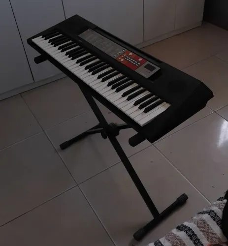 Teclado Yamaha F50