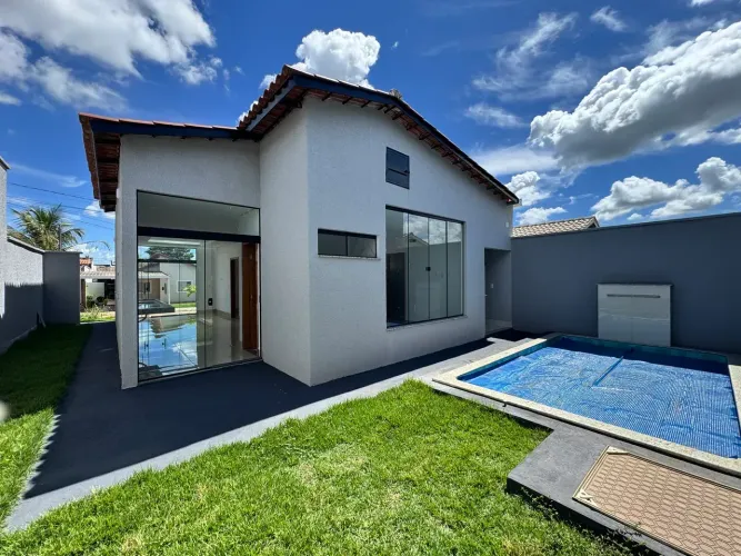 Casa condominio fechado com piscina.