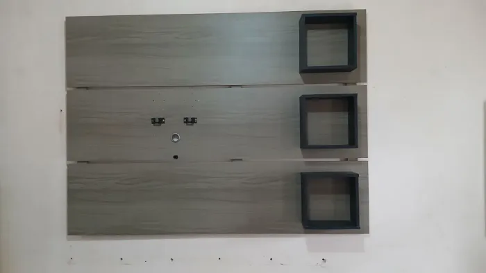 Vendo painel de TV até 50 polegadas conservado sem danos