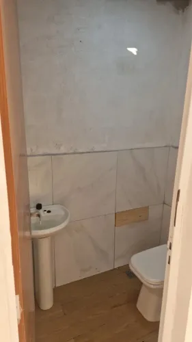 ALUGUEL SALA COMERCIAL COM ÁGUA E LUZ