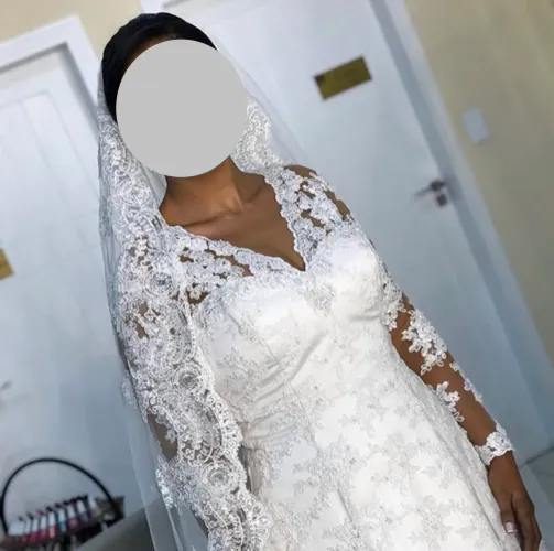 Vendo vestido de noiva, grinalda e mantilha
