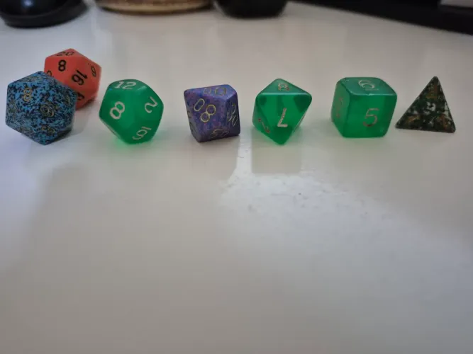 Dados de RPG com case de couro