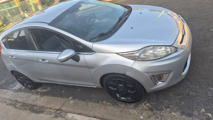 Ford Fiesta SE 1.6 16V Flex 5P 2012