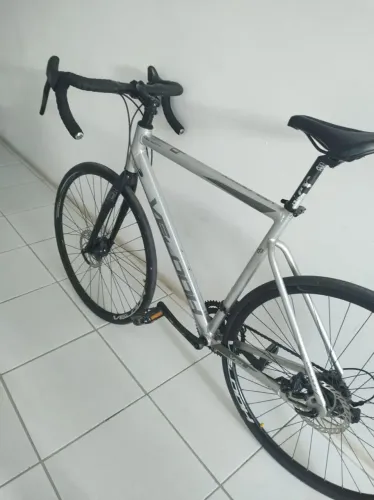 Bike speed 55 <br>Pneus novos