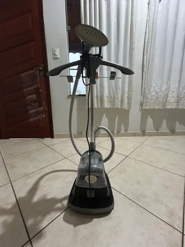 Passadeira de Roupas a Vapor Suggar 1,5L - Seminova e Perfeita!