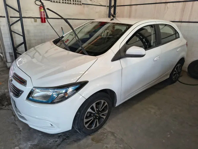 Chevrolet Onix Hatch LT 1.0 8V Flex Power Mec. 4P 2013