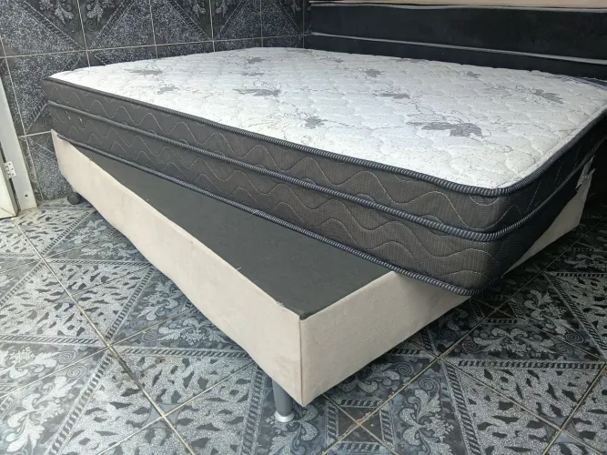 Cama casal seminova 