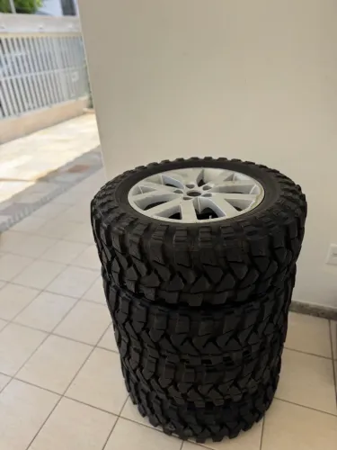 JOGO DE PNEUS E RODAS 235/60 r17