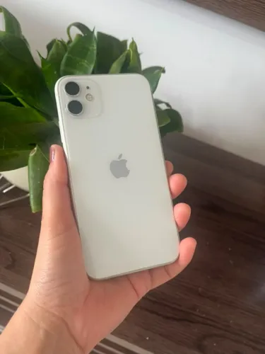 Vendo iPhone 11 - 128GB - Bateria 75%