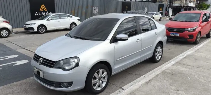 Volkswagen Polo Sed. Comfort. 1.6 MI Tot. Flex 8V 2012