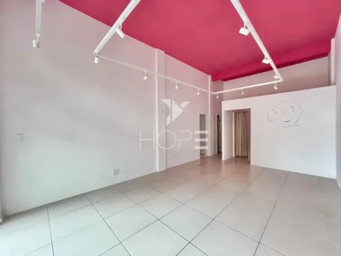 Sala Comercial para Locação com Banheiro 40m² Centro Londrina/PR