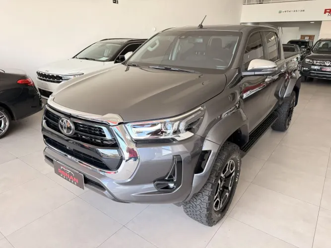 Toyota Hilux CD SRX Plus 4X4 2.8 TDI Die. Aut. 2024