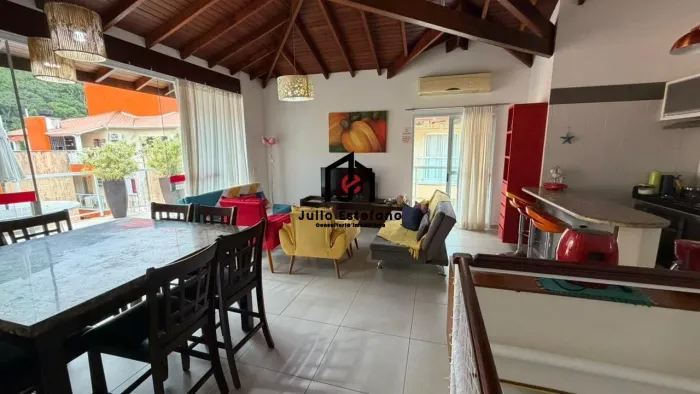 Cobertura duplex com 3 suítes na Praia Grande em Ubatuba