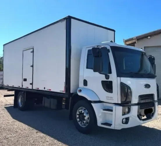 Ford cargo 1519 4x2 - Ano 2019 Baú