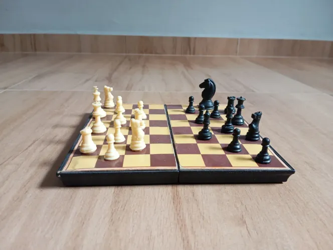 mini xadrez portátil