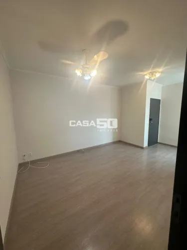 Apartamento na José Paulino para Locação!
