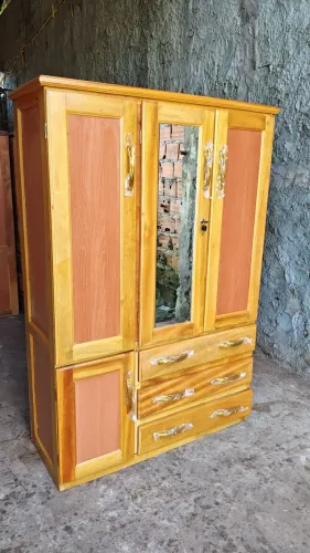 Guarda roupa de solteiro espelhado 3 portas novo