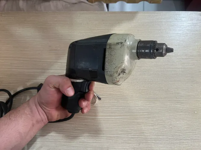 Furadeira elétrica black Decker