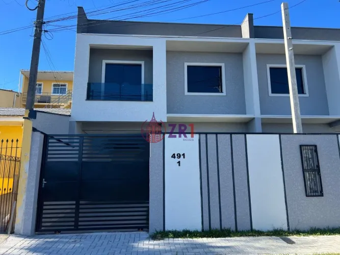 Sobrado para Venda em Curitiba / PR no bairro Sítio Cercado