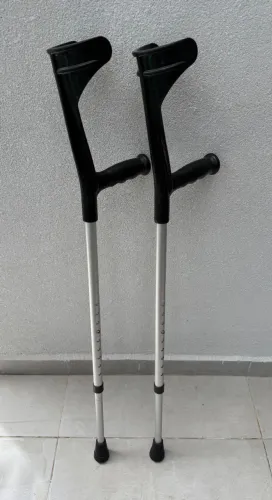 Muleta Canadense Ortopédica Regulável - Doação